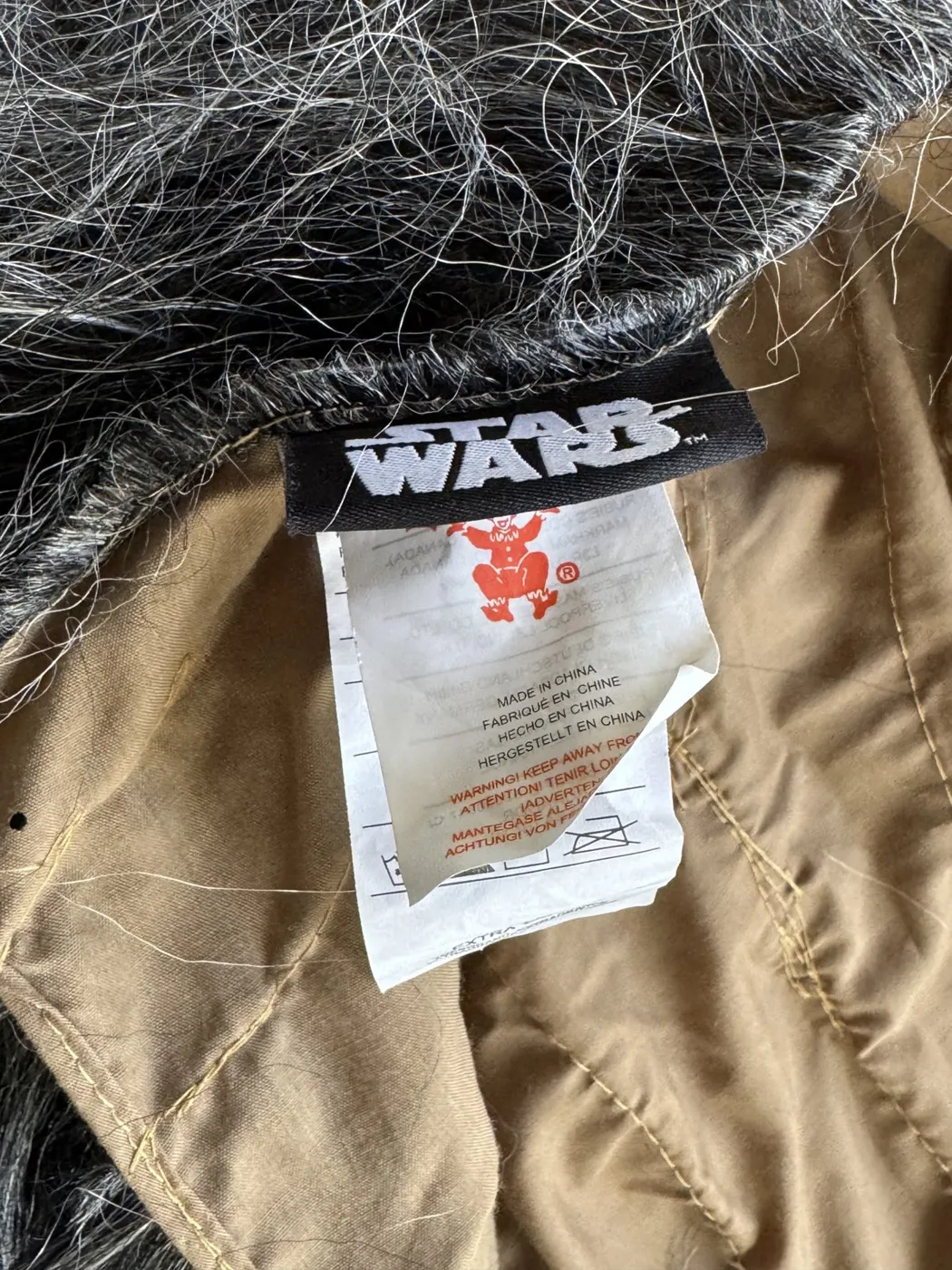 Original-Etikett im Chewbacca-Kostüm: offiziell lizenziertes Rubie's-Produkt